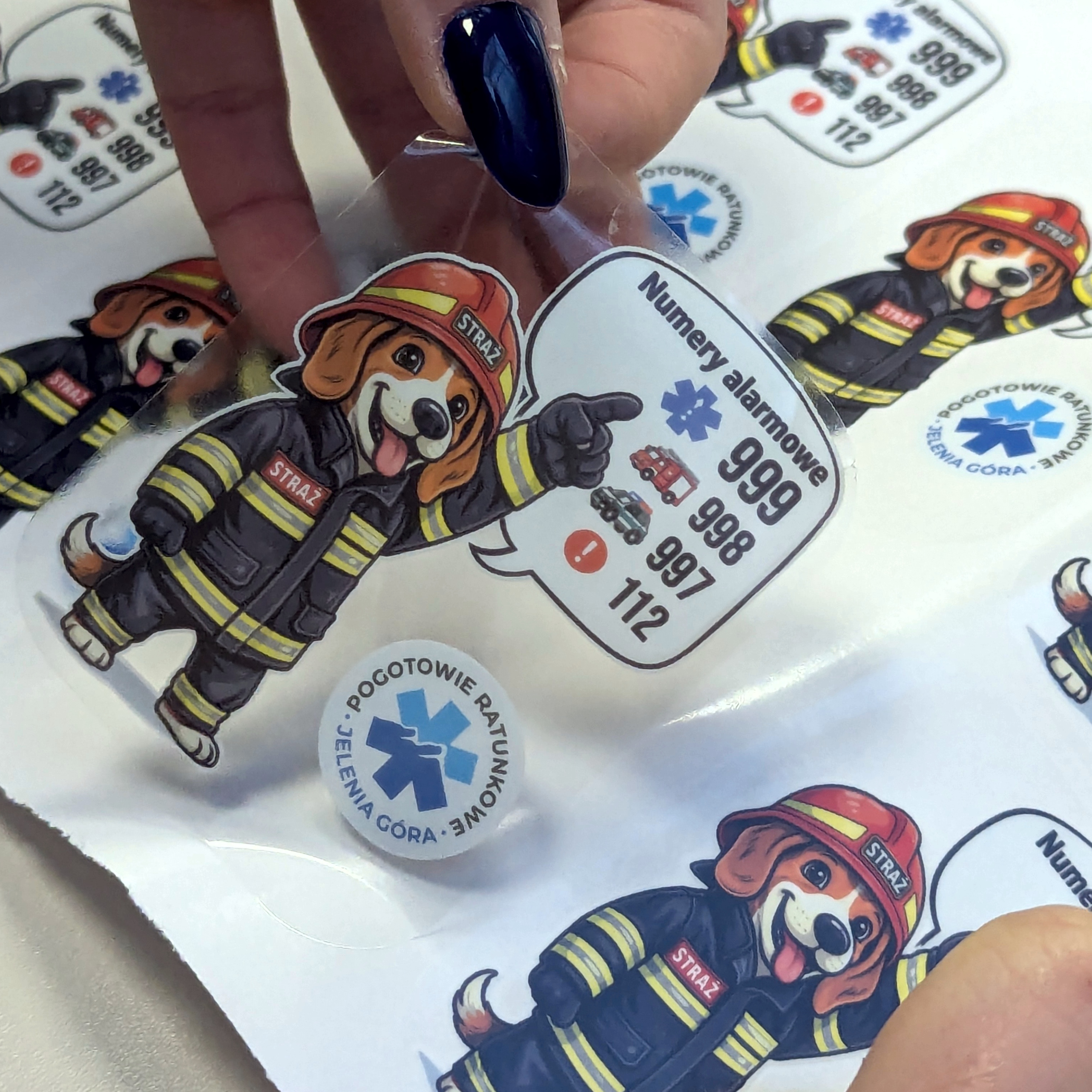 Naklejki przezroczyste wycinane po obrysie z nadrukiem